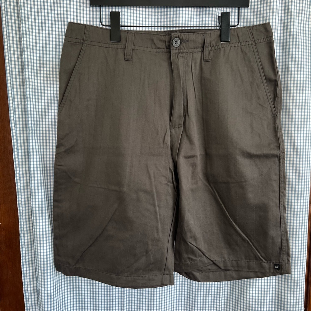Quiksilver Men's Taupe Flat Front Shorts
